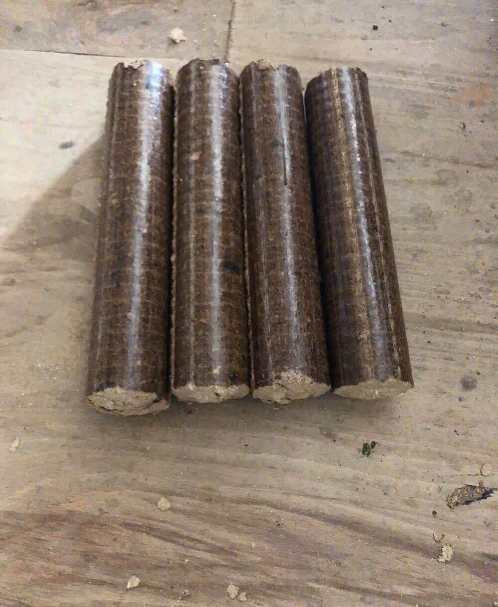 Sawdust briquettes production at Mihail Kogalniceanu