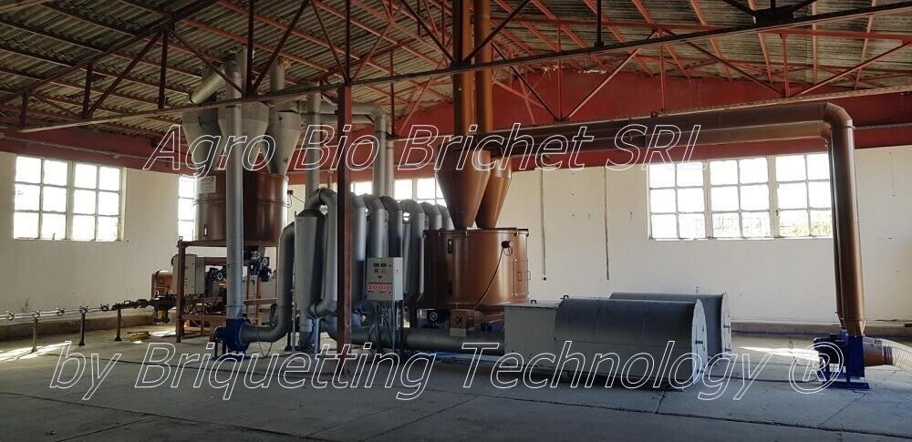 Briquetting machine for sawdust in Onesti