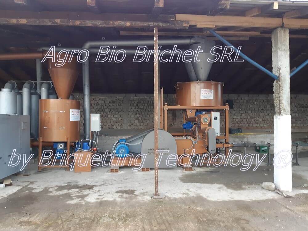 Briquetting equipment for straw briquettes in Livezi