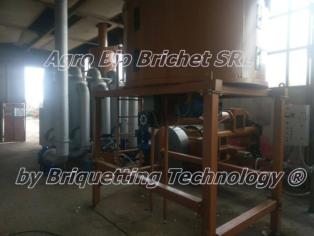 Briquettes made from straw in Radomirești