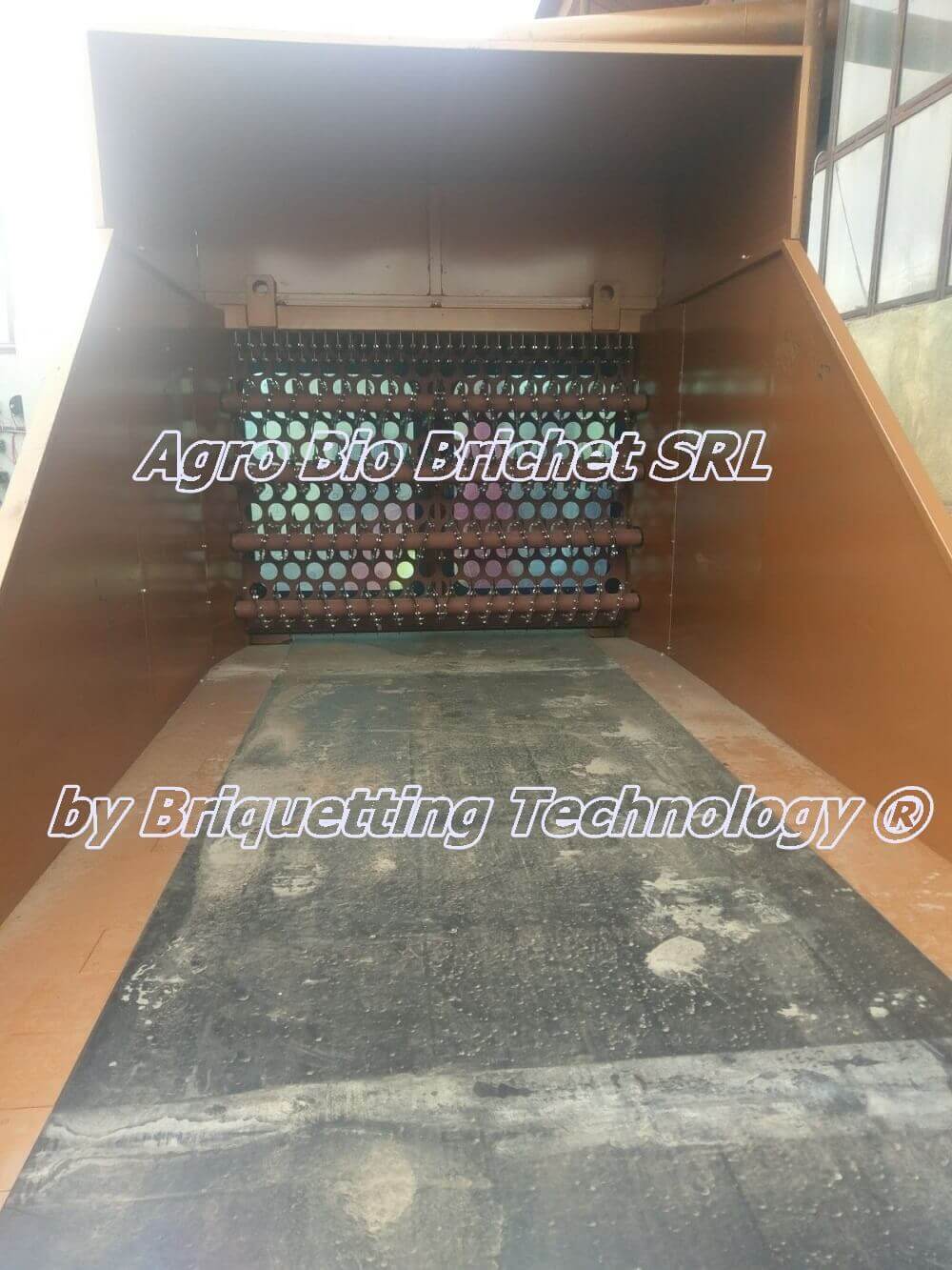 Straw baler in Radomirești