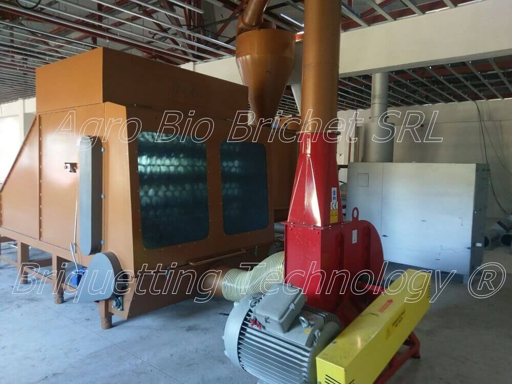 Briquetting facility for straw briquettes in Rasova