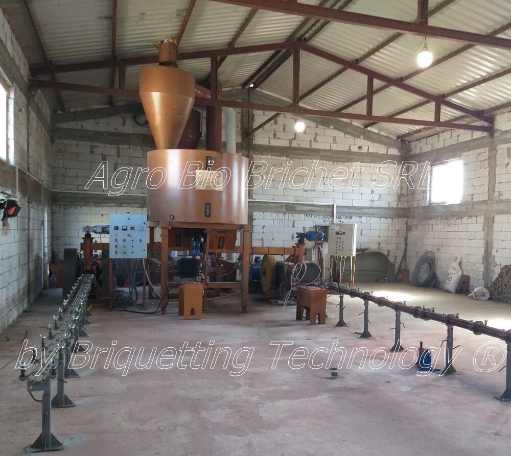 Straw briquetting line Sarinasuf 800kg hour