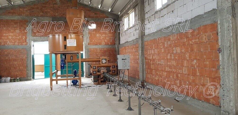 Straw briquetting equipment in Popricani