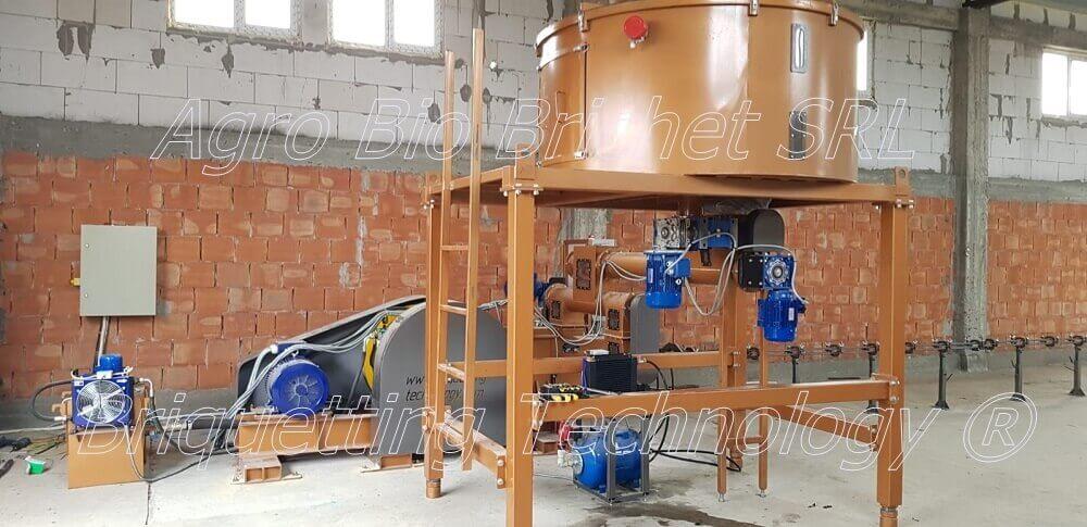 Production process of straw briquettes in Popricani