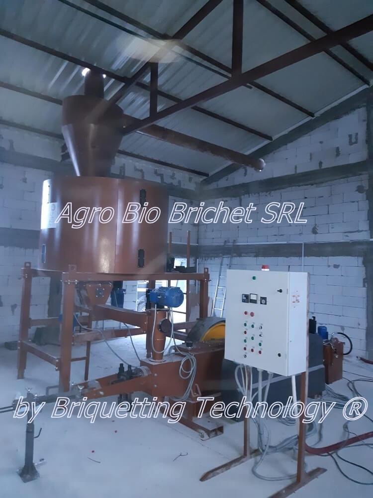 Briquetting line for straw in Sarinasuf, Tulcea