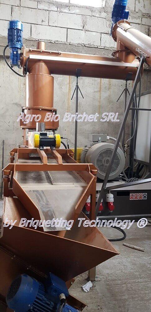 Briquetting and pelletizing line from Beiu straw