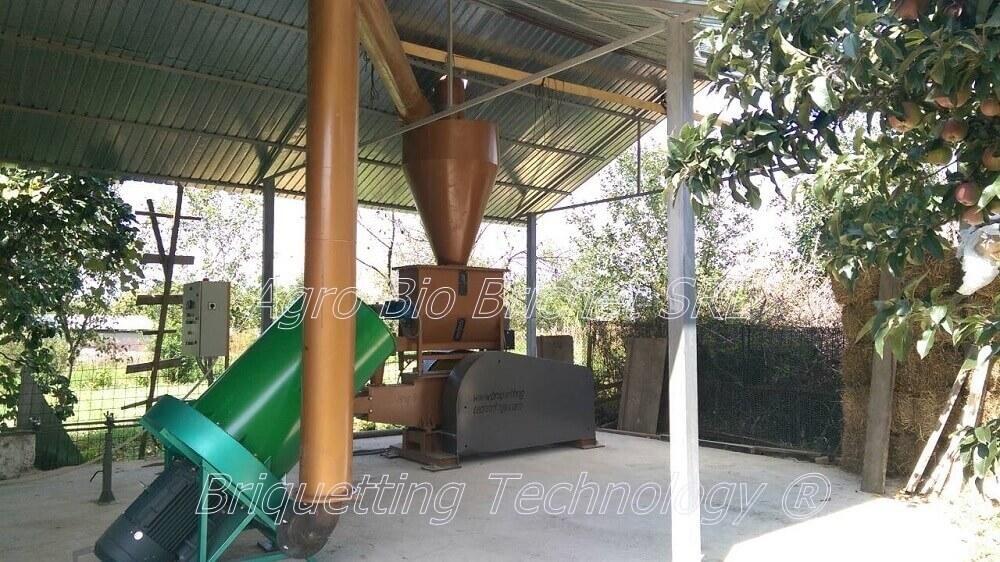 Straw briquette machine in Sasa, Gorj