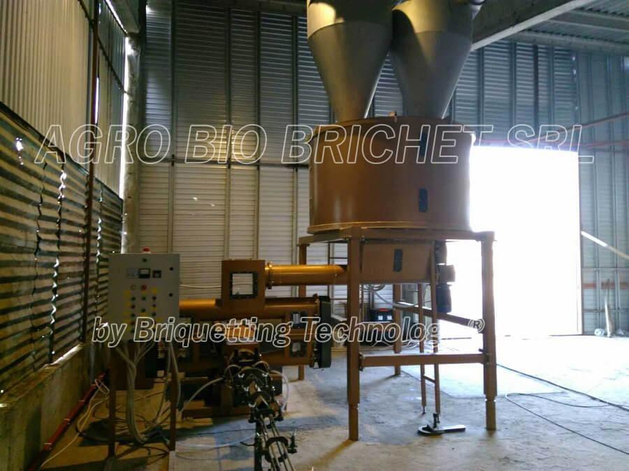 Briketovací linka v Trusesti